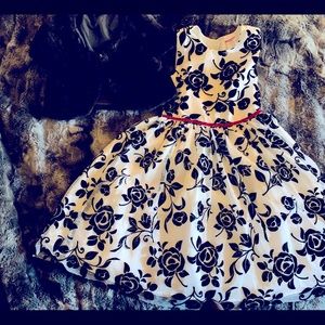 *🌹Little Girls Classy Stylish Party Dresses🌹*